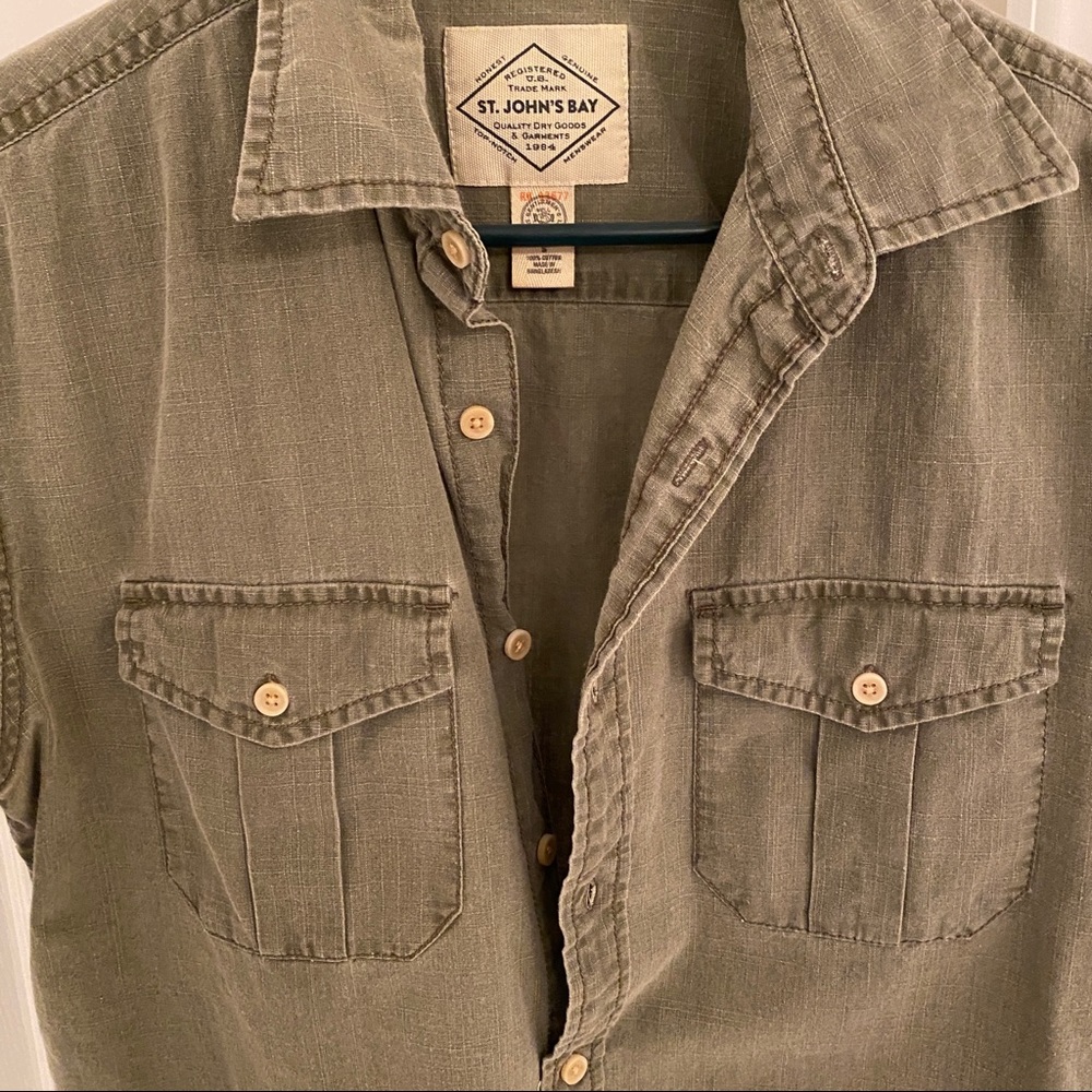 St. Johns Bay Men’s Short Sleeve Button Down Shirt